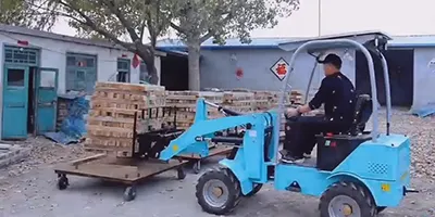 Cargadora eléctrica sobre ruedas E10/15