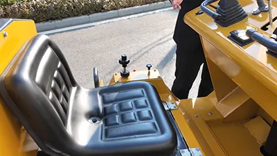 Minicargadora sobre ruedas S390