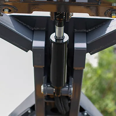 Minicargadora sobreruedas S490