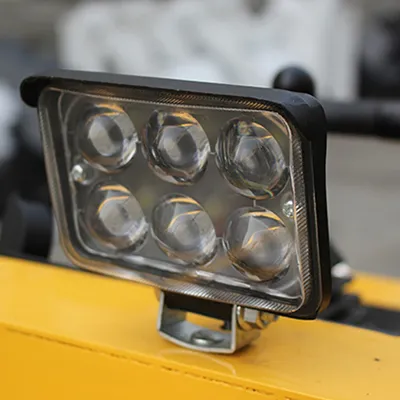 Minicargadora sobre ruedas S750