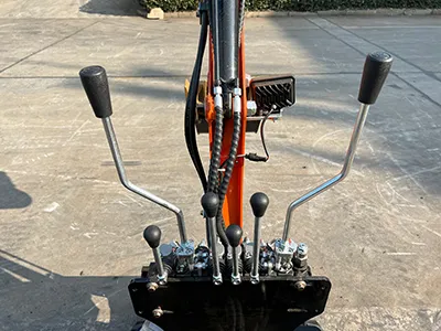 Miniexcavadora diésel sobre orugas KV08