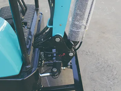 Miniexcavadora diésel sobre orugas KV18/18 PLUS